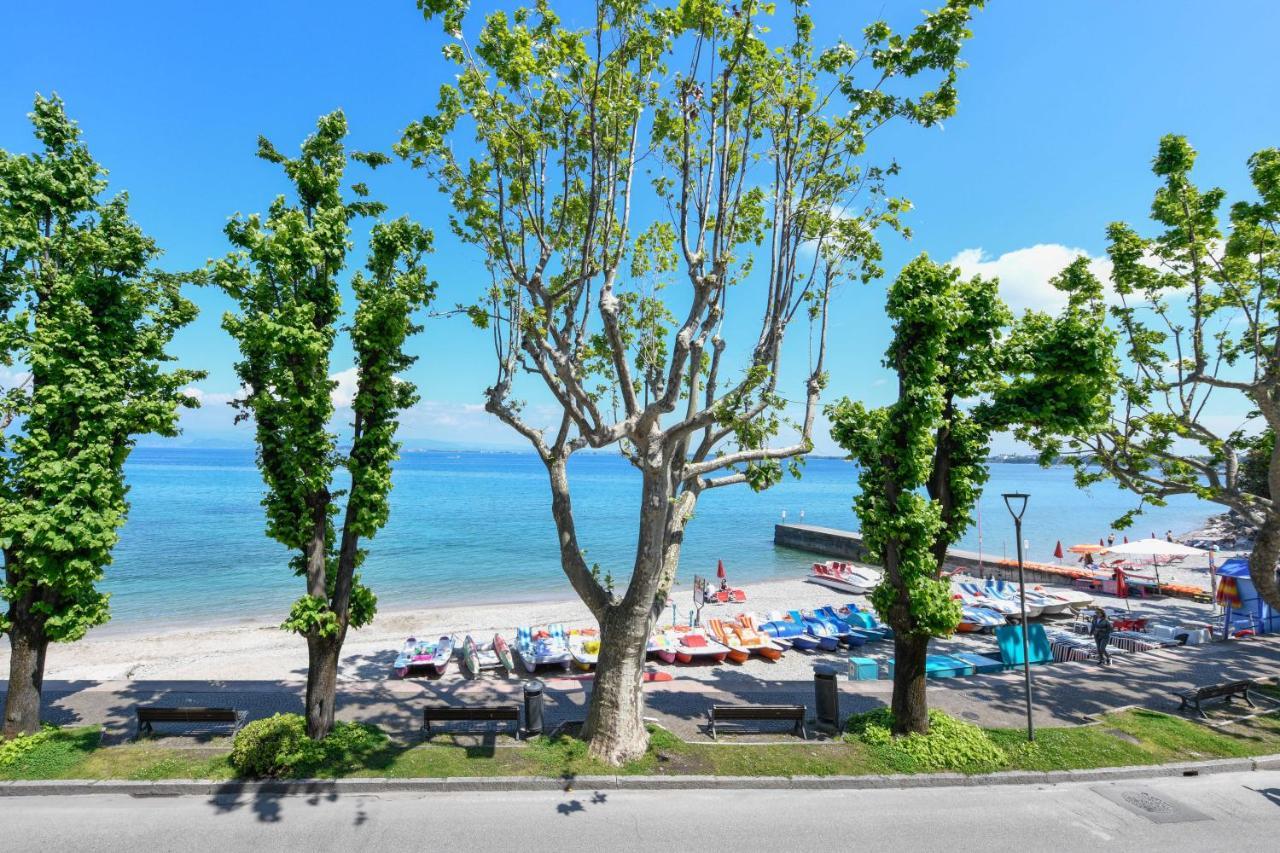 Hotel Aurora Desenzano del Garda Luaran gambar