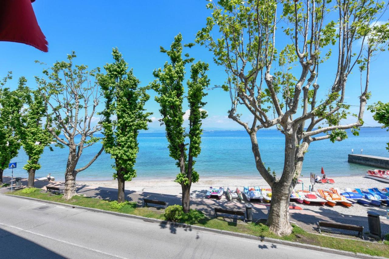 Hotel Aurora Desenzano del Garda Luaran gambar