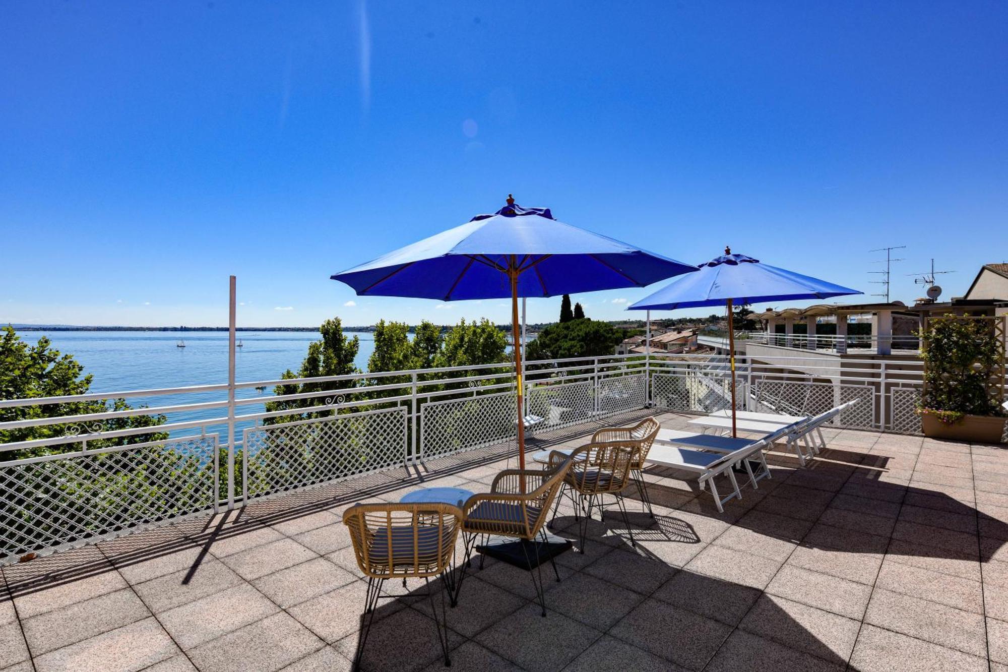 Hotel Aurora Desenzano del Garda Luaran gambar