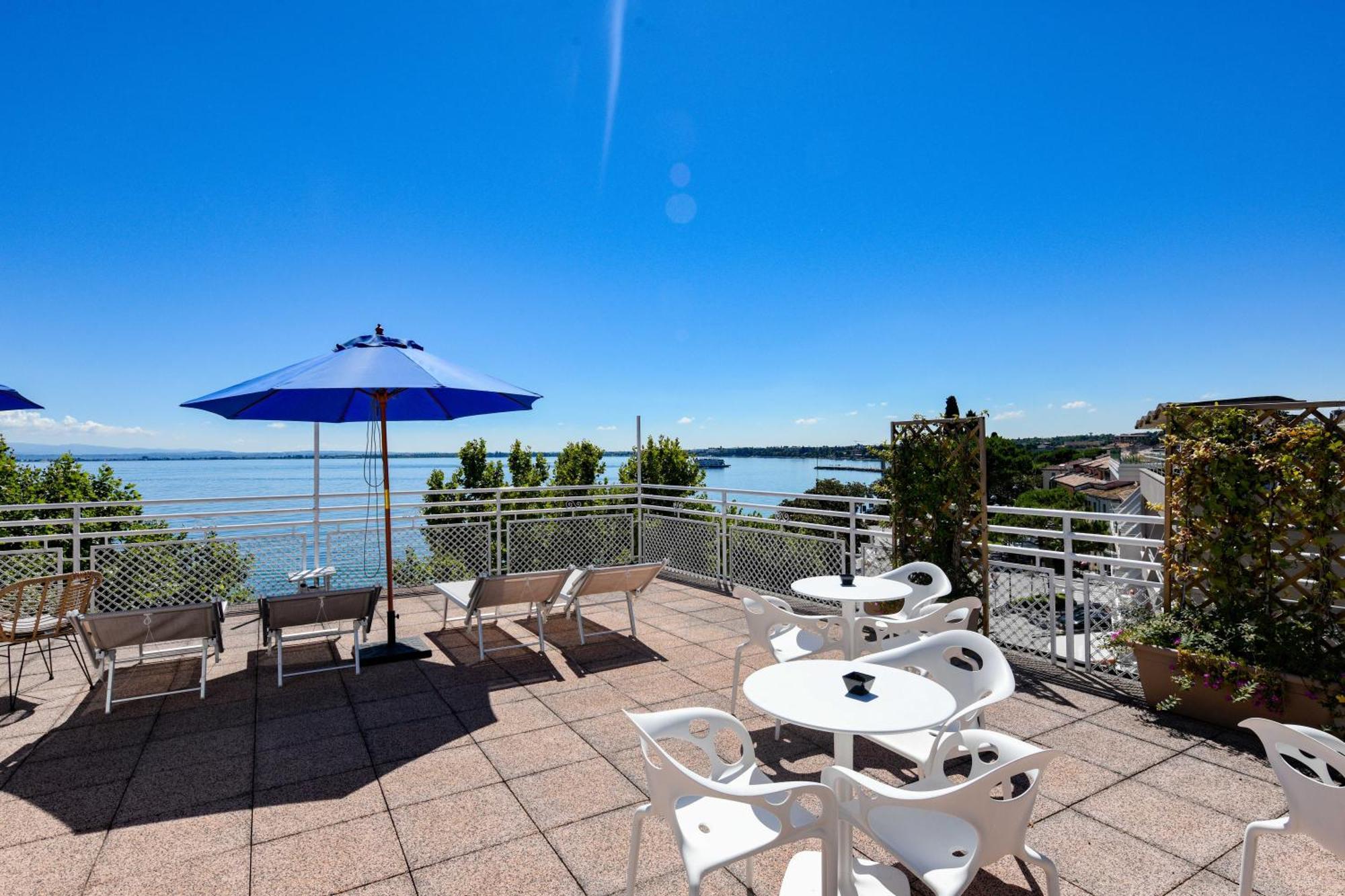 Hotel Aurora Desenzano del Garda Luaran gambar